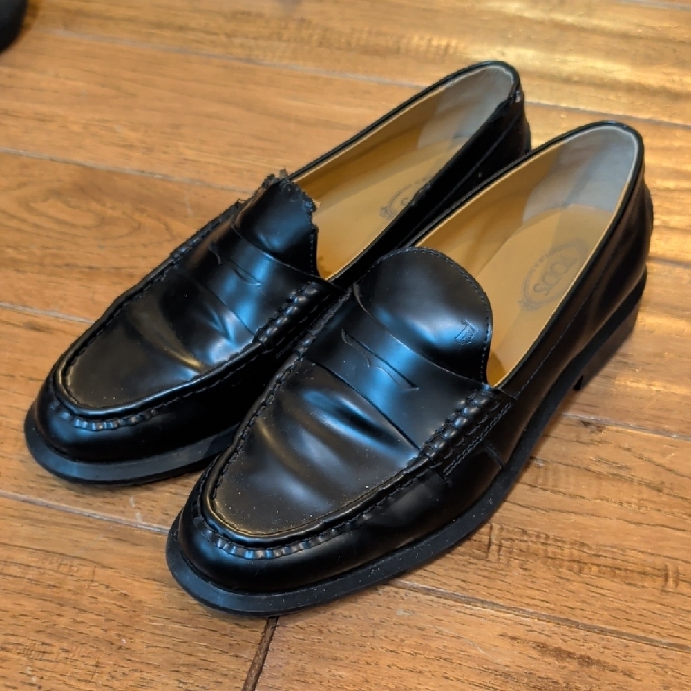 Tod's Penny Driving Loafer Elegant Black Leather Slip-On DEFECT